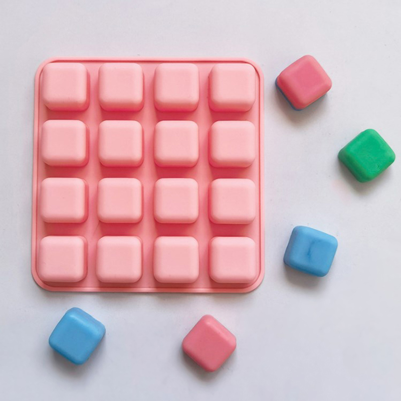 ● 16個取り正方形ケーキ型シリコンモールド、ゼリー、チョコ - Soap Making Jelly のレビューと価格